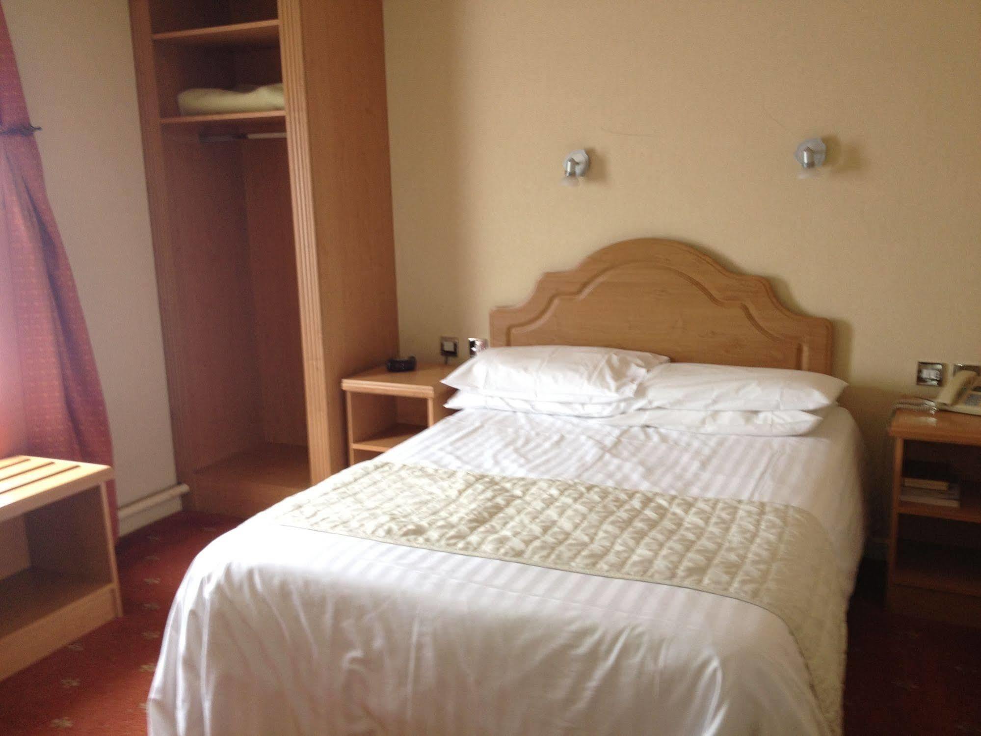 The Royal Hotel Cookstown Ngoại thất bức ảnh